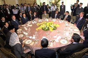 Leaders of ASEAN, Japan, China, S. Korea join luncheon meet